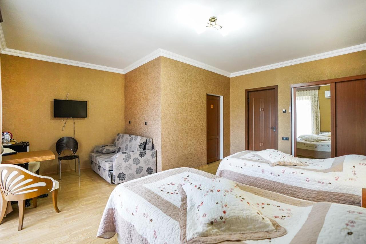 Natali Hotel Боржоми Экстерьер фото